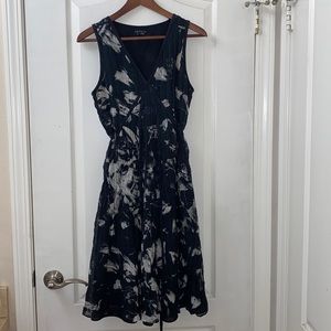 Theory V Neck Sleeveless Dress